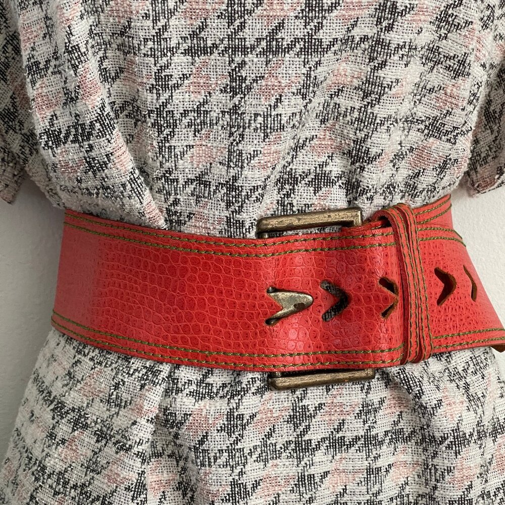 Vintage belt women's belt Orange leather belt size L Limited Express accessories
